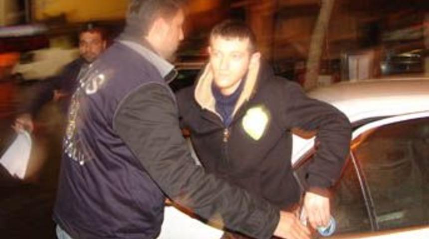 Tartıştığı annesini g&ouml;ğs&uuml;nden bı&ccedil;aklayarak &ouml;ld&uuml;rd&uuml;