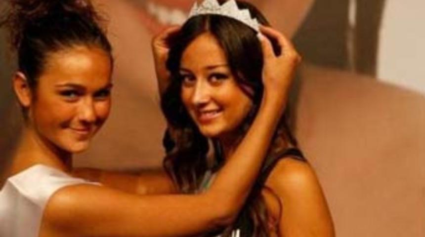 Yasak fotoğraflar tacından etti!