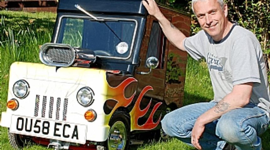 İngiltere'de d&uuml;nyanın en k&uuml;&ccedil;&uuml;k arabası &uuml;retildi