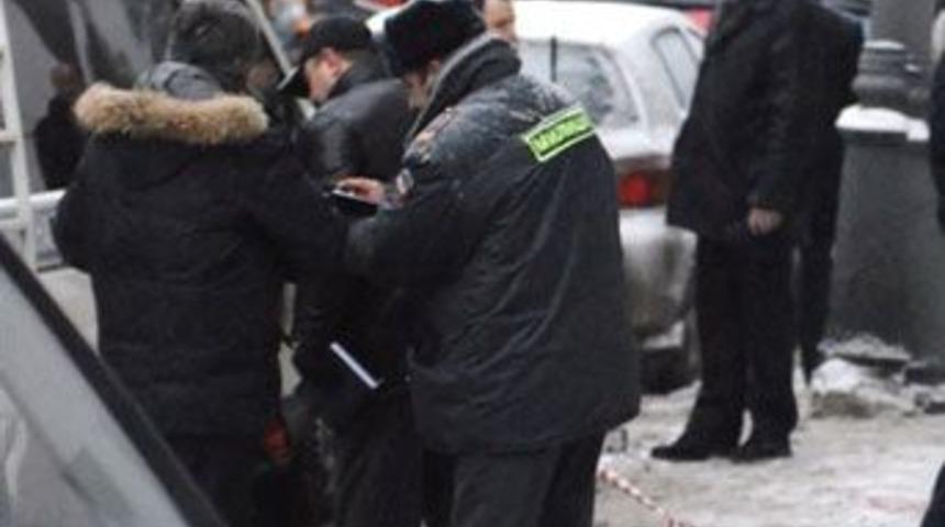 Hız yapan &ccedil;ifti polis yakaladığında &ouml;yle bir manzarayla karşılaştı ki!