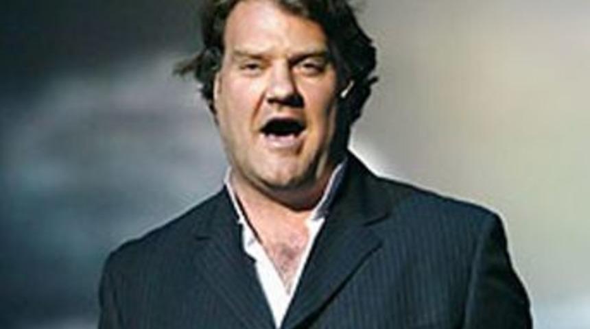 Pantolon giymeyi unutan operacı