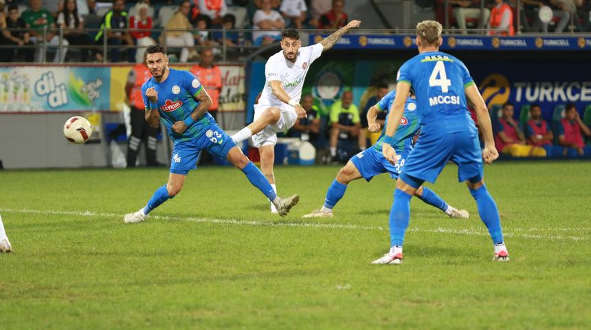 Rizespor'dan üst üste ikinci galibiyet! Karadeniz ekibi Karagümrük'ü 1-0 mağlup etti