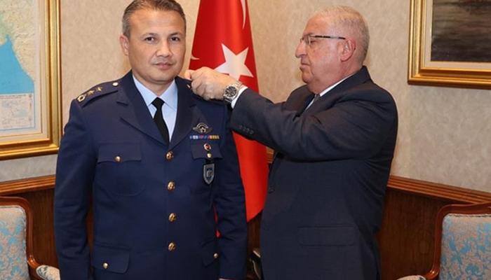 Uzaya gidecek ilk Türk pilotun rütbesini Bakan Güler taktı