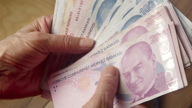 CUMHURİYET BAYRAMI EMEKLİ İKRAMİYESİ SON DAKİKA: Seyyanen artış bekleniyordu! Emekliye zam yerine 3. ikramiye: Uzlaşı sağlandı, 5 bin lira...