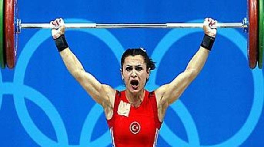 Nurcan 3 altın madalya kazandı