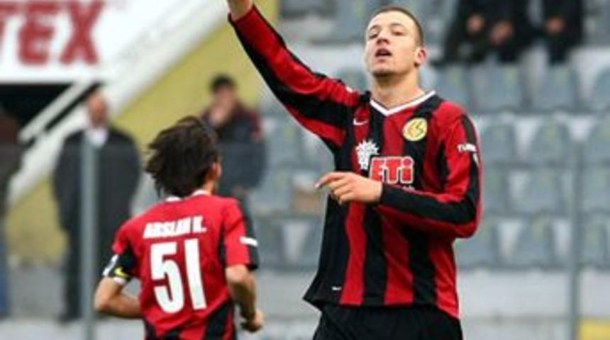 Batuhan'dan gece ma&ccedil;ı!