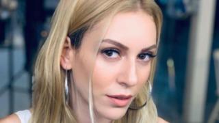 Sinem Kobal tatil pozlarıyla beğeni topladı! Fiziği dikkat çekti