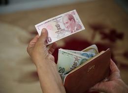 Emekli maaşına yargı koruması! SGK'ya çok sayıda şikayet yağdı: O paraları geri alabilirsiniz