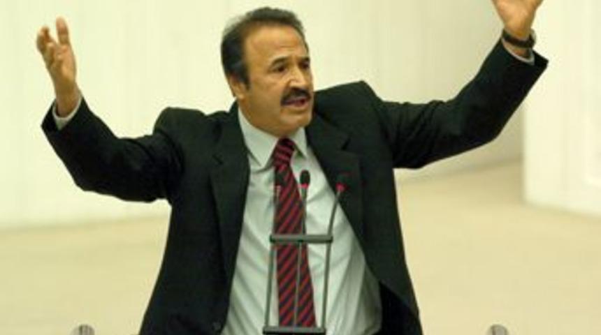 Sevigen, sunucuyu yumrukladı mı?