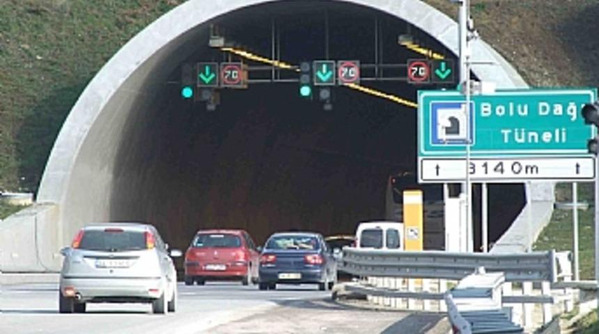 Bolu dağı t&uuml;nelinde trafik yoğunluğu