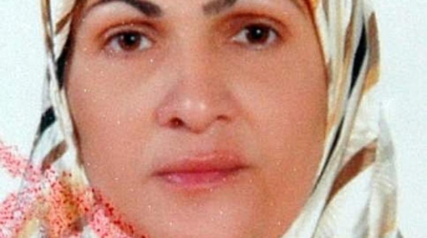 Anneannesini bı&ccedil;akla yaraladı