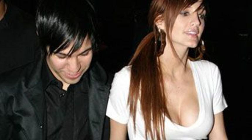 Karımın s&uuml;t&uuml;n&uuml; tattım