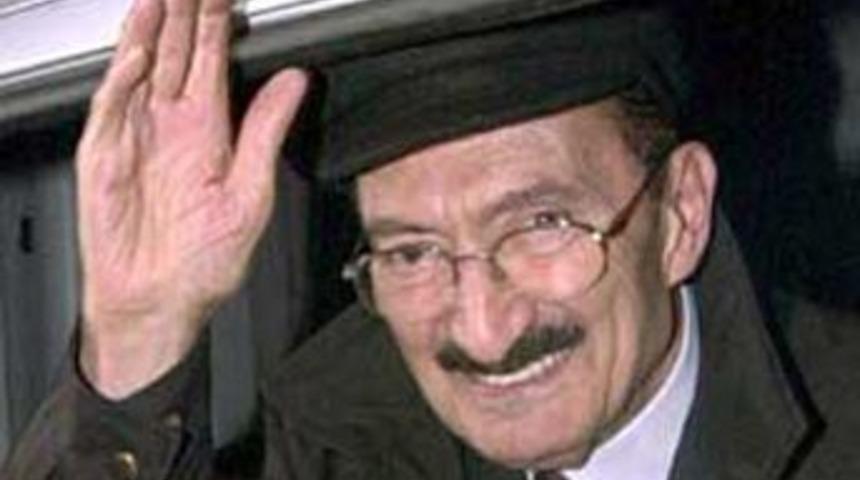 İn&ouml;n&uuml; ve Ecevit'in şof&ouml;r&uuml; intihar etti