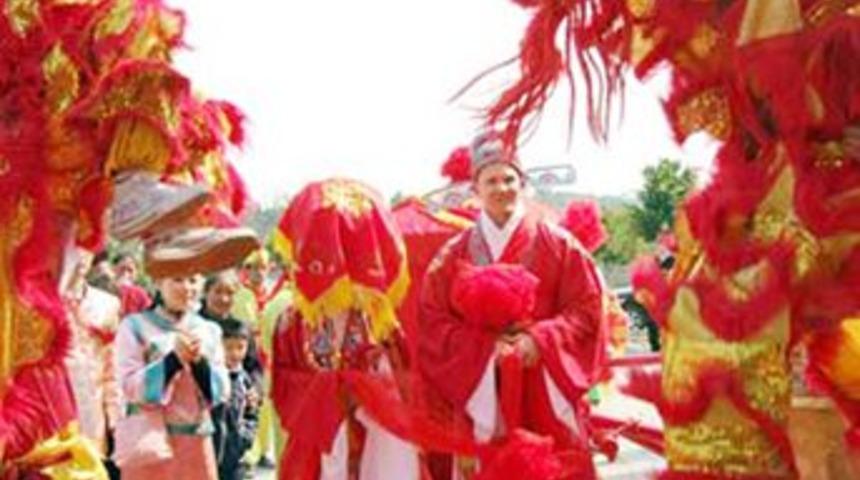 &Ccedil;inli kadın 107 yaşında m&uuml;r&uuml;vvet arıyor