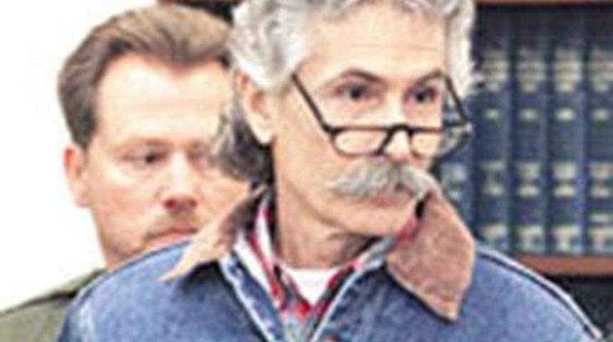 Dahi, seri katil &ccedil;ıktı