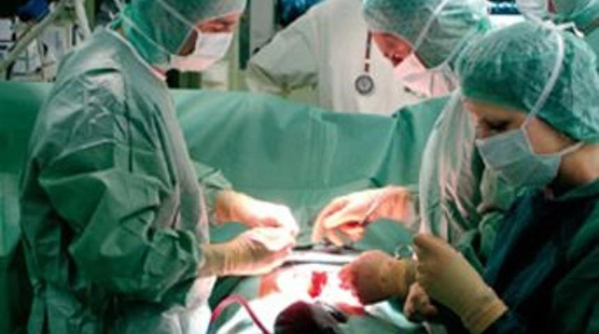 Katarakt yerine rahmini aldılar