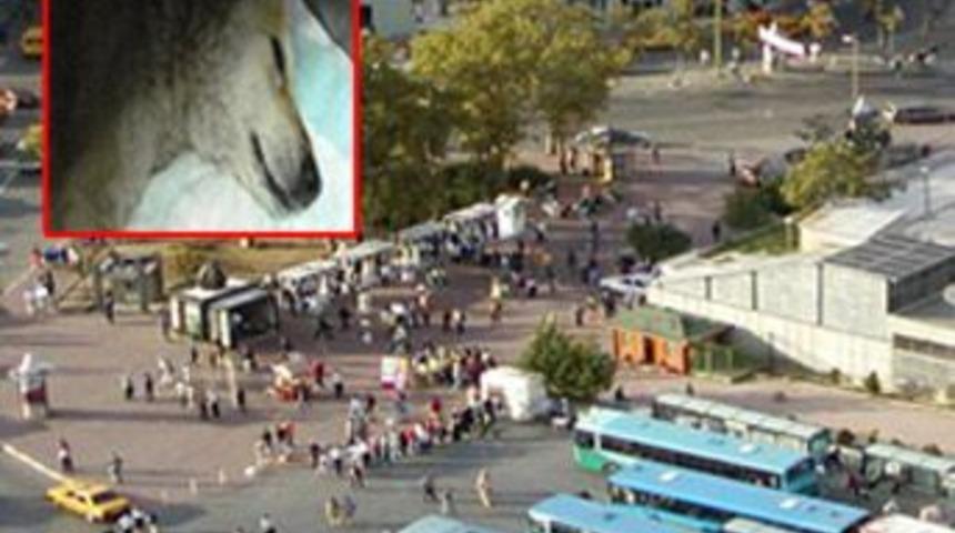 Taksim'in simgesi Ebru &ouml;ld&uuml;r&uuml;ld&uuml;