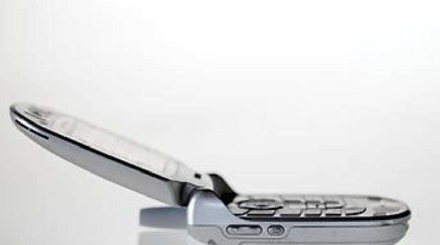 Bakanlıktan cep telefonundaki kansere karşı uyarı