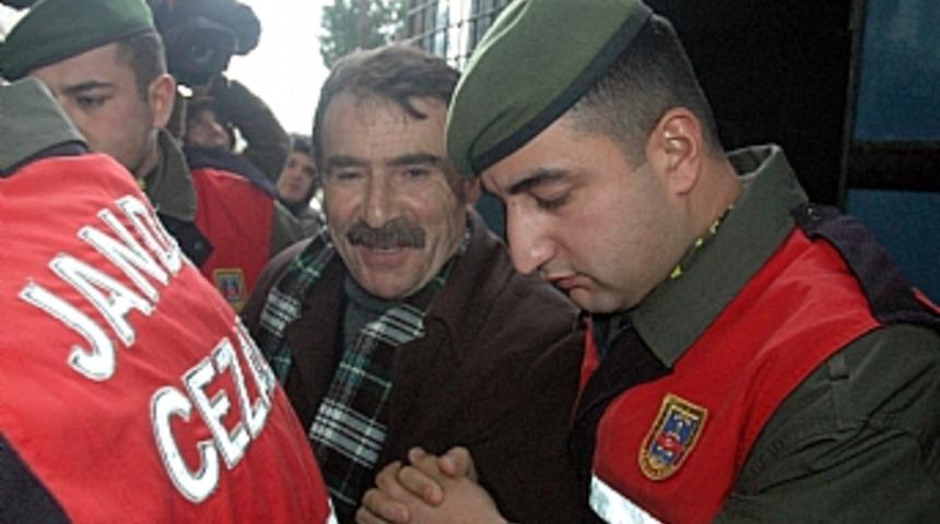 Tutuklanan DTP il başkanı adliyeye getirildi