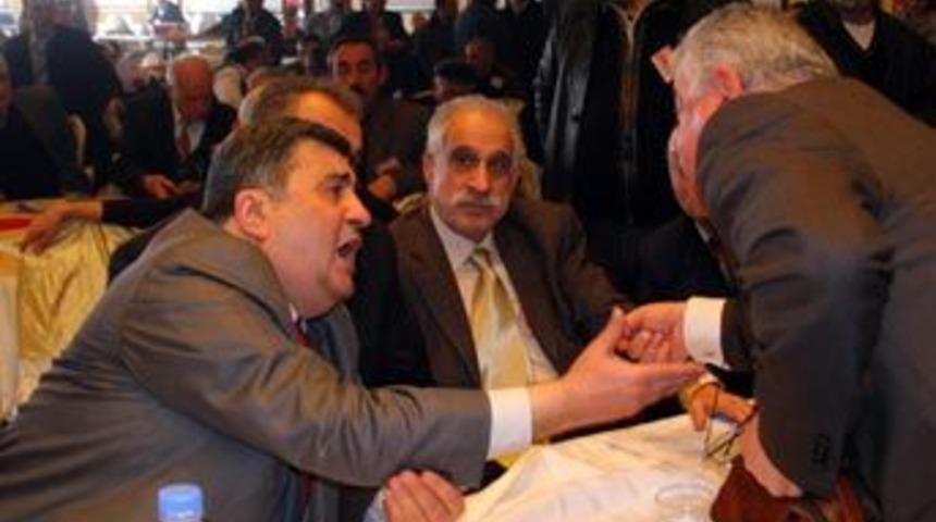 CHP kongresinde 2. gerginlik