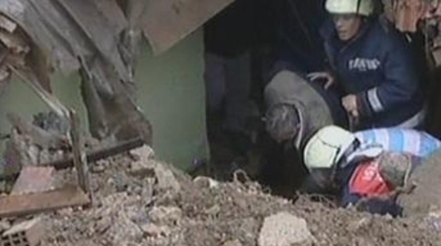 Seyrantepe'de toprak kayması