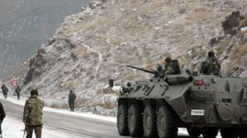 Top&ccedil;ular, Kuzey Irak'ı bombalıyor