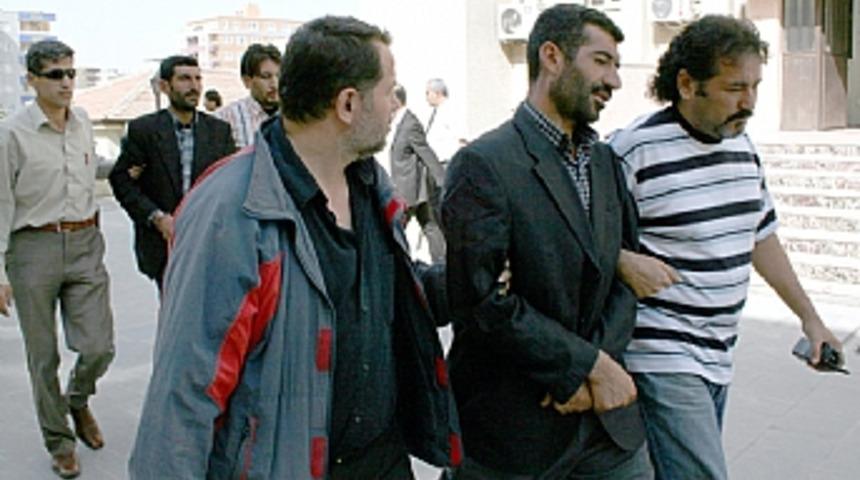 Batmanda uzun namlulu silah  ele ge&ccedil;irildi