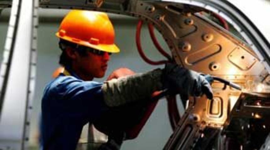 Renault da &uuml;retime ara veriyor