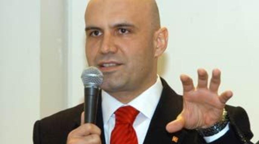 Turhan &Ccedil;&ouml;mez hakkında yakalama emri &ccedil;ıkarıldı
