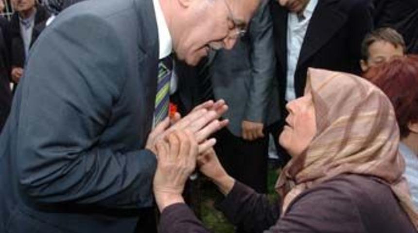 Bakan Şahin'e yaşlı kadından azar