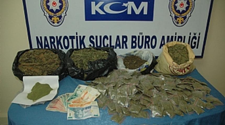 Başkentte zehir tacirlerine darbe