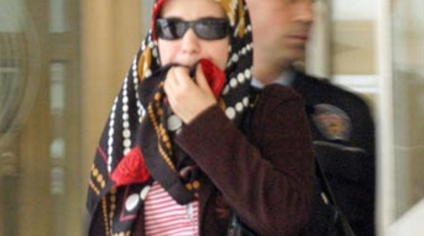 Yasak aşkı y&uuml;z&uuml;nden yuvası da yıkıldı