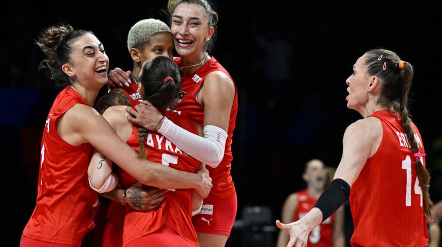 TÜRKİYE SIRBİSTAN VOLEYBOL FİNAL MAÇI! Türkiye Sırbistan maçı ne zaman, saat kaçta, hangi kanalda? Filenin Sultanları Avrupa'nın en büyüğü! 