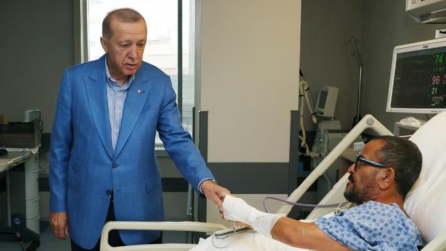 Cumhurbaşkanı Erdoğan'dan Ali Sabancı ve Vuslat Doğan Sabancı çiftine hastanede ziyaret! Kaza sonrası ilk fotoğraf