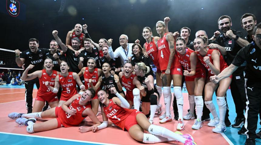 İstanbul Valiliği’nden "Taksim’de voleybol yayını" açıklaması! Vali Gül paylaştı: 'Bu haber yüzde 100 yalan'