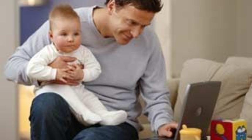 Genelkurmay Babalar G&uuml;n&uuml;'n&uuml; afişlerle kutladı