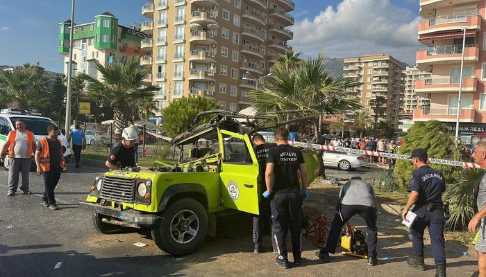 Antalya’da turistleri taşıyan safari aracı kaza yaptı: 2 ölü, 17 yaralı