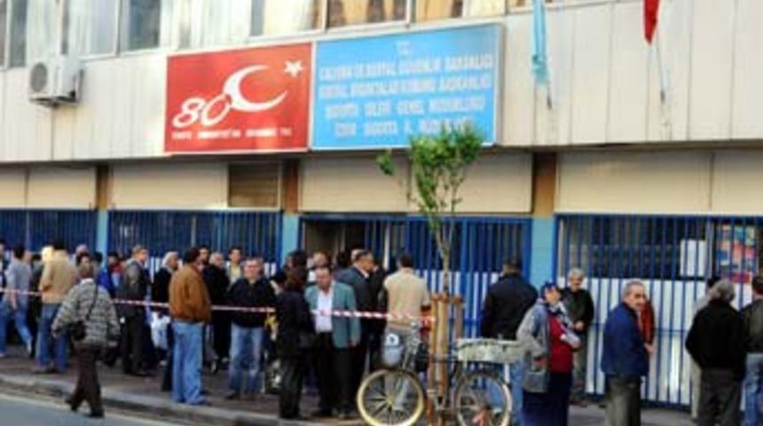 SSK prim bor&ccedil;lularının ilanı yıl sonuna sarkıtılıyor