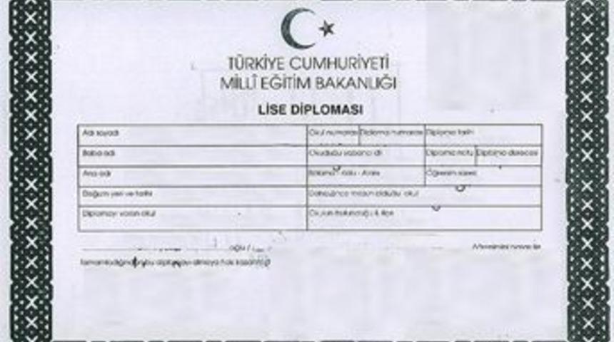 90 yaşında lise diploması aldı