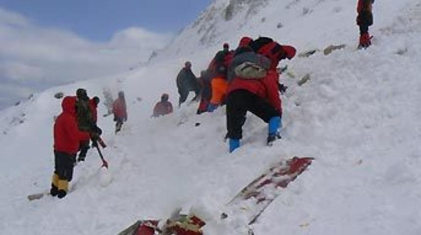 Enkazı bulan k&ouml;yl&uuml;ler devleti k&uuml;&ccedil;&uuml;k d&uuml;ş&uuml;rm&uuml;ş!