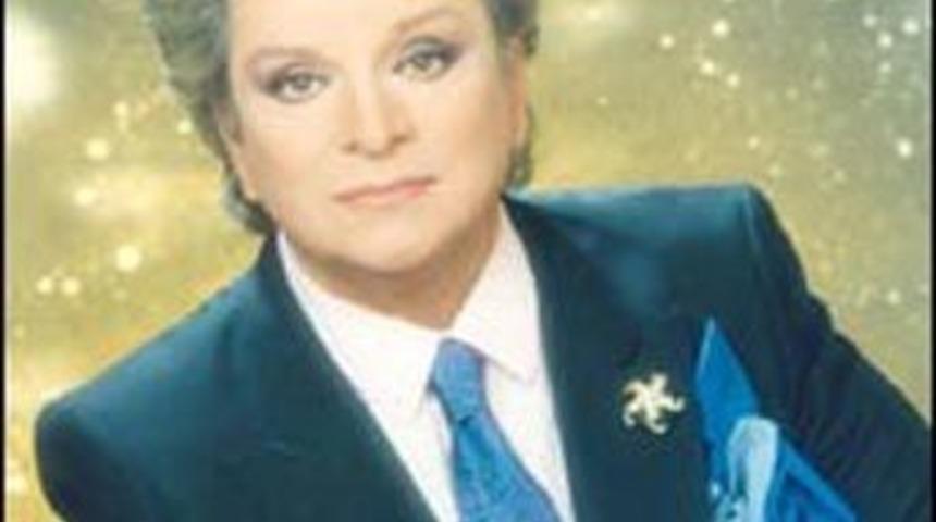 Zeki M&uuml;ren anıldı