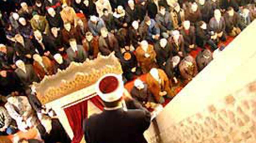 Ezanı 2,5 dakika erken okuyunca...