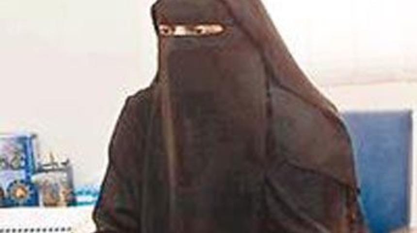 Pe&ccedil;eli seks uzmanı