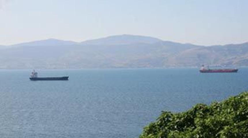 Marmara&nbsp;Denizi'nde "beyaz jelimsi tabaka"