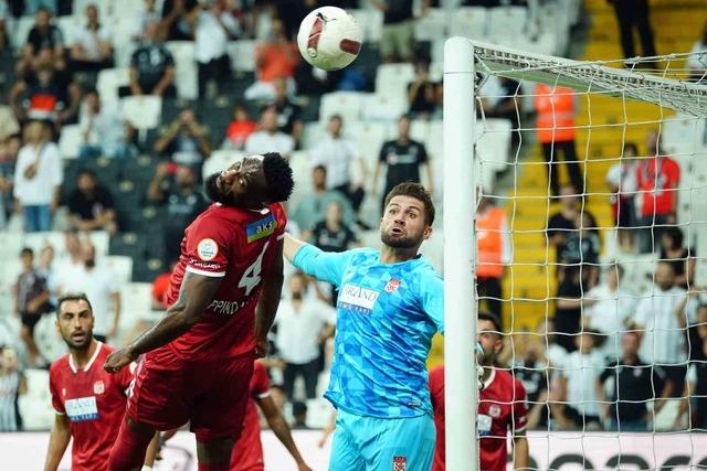 640xauto - SON DAKİKA: Beşiktaş Sivasspor'u zorlanmadan mağlup etti! Omar Colley son 4 maçta 3. golünü attı