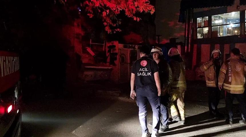 Beyoğlu'nda dizi çekimi de yapılan tarihi handa yangın! 