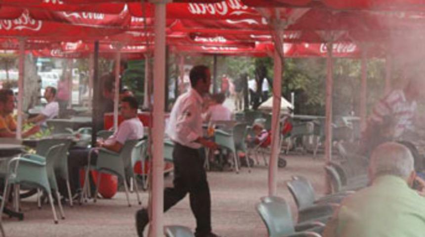 Sıcaklara karşı buharlı kafeterya