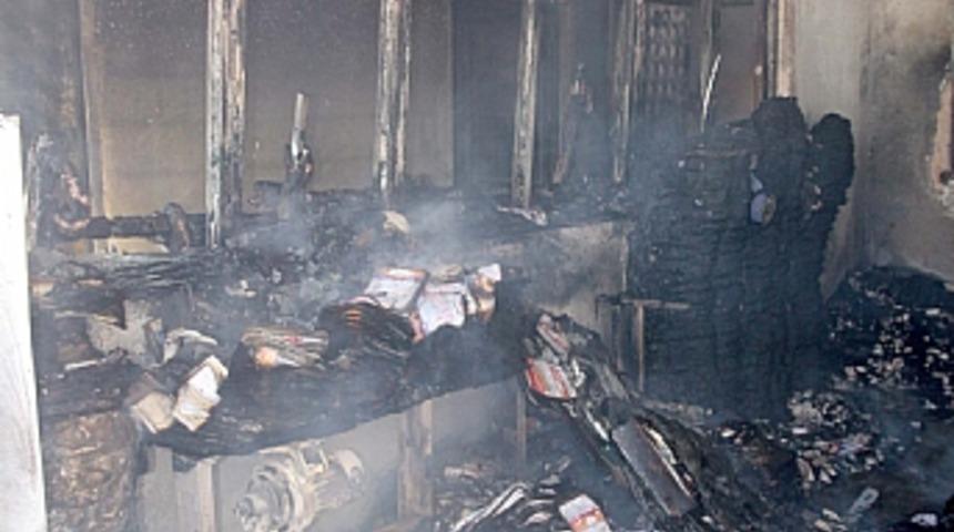 Niğde'de fabrikada &ccedil;ıkan yangında 3 kişi yaralandı