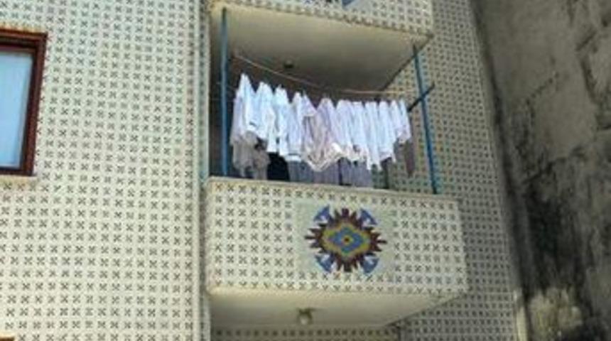 11 kişinin uyuduğu eve hırsız girdi