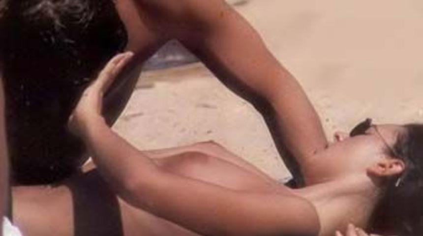 Efsane İtalyan kumsalda &uuml;sts&uuml;z